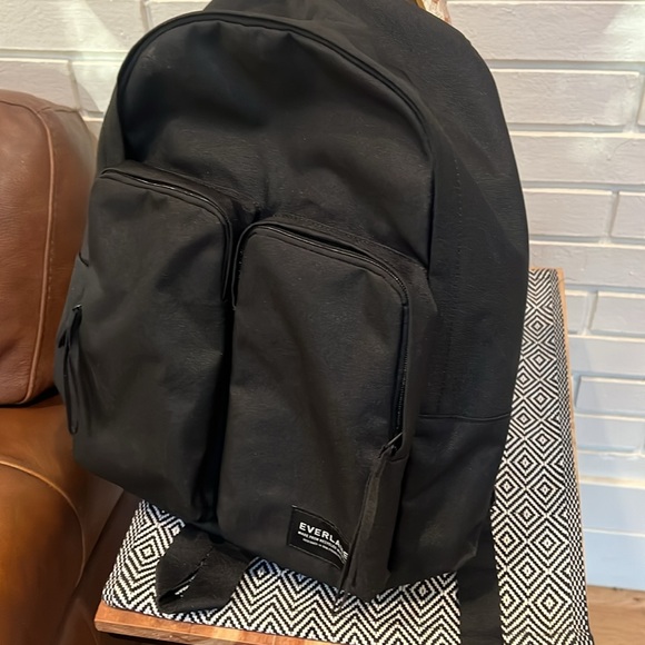 🌟NEW EVERLANE the re-new transit utility  Backpack black. 💯 recycled materials - Picture 4 of 12
